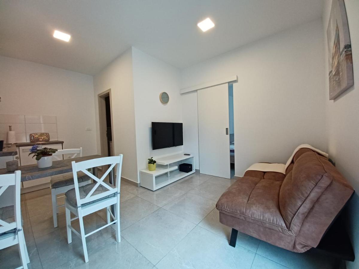 Apartments Leon 1 Novigrad  Екстер'єр фото