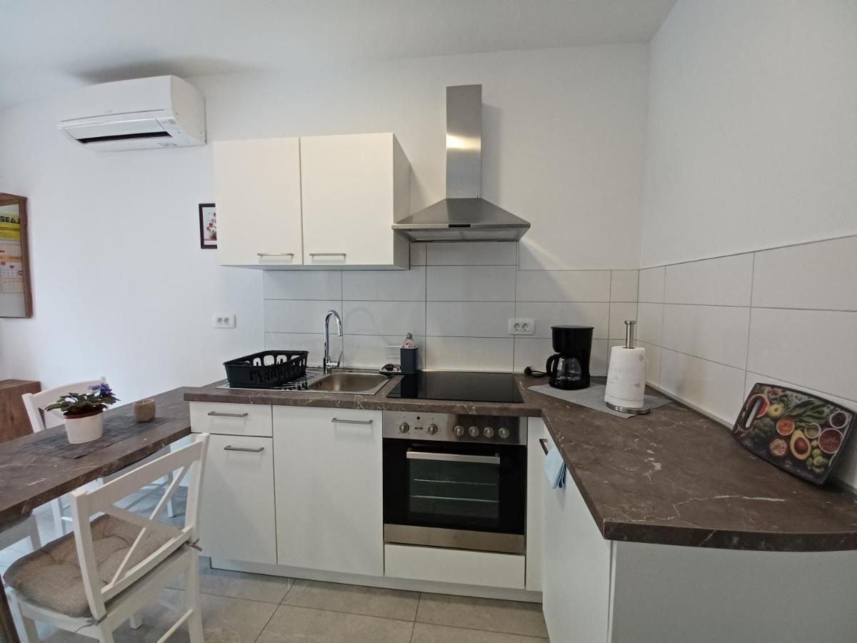Apartments Leon 1 Novigrad  Екстер'єр фото