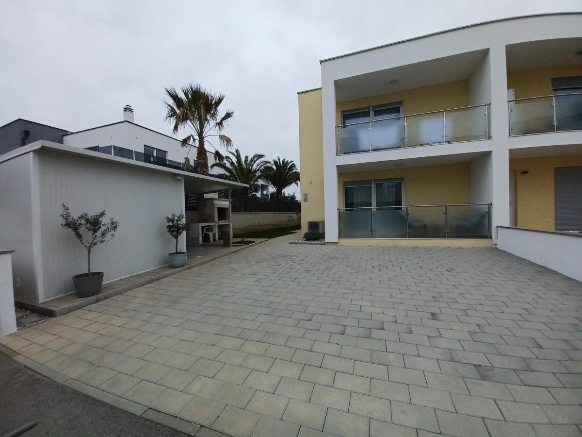 Apartments Leon 1 Novigrad  Екстер'єр фото
