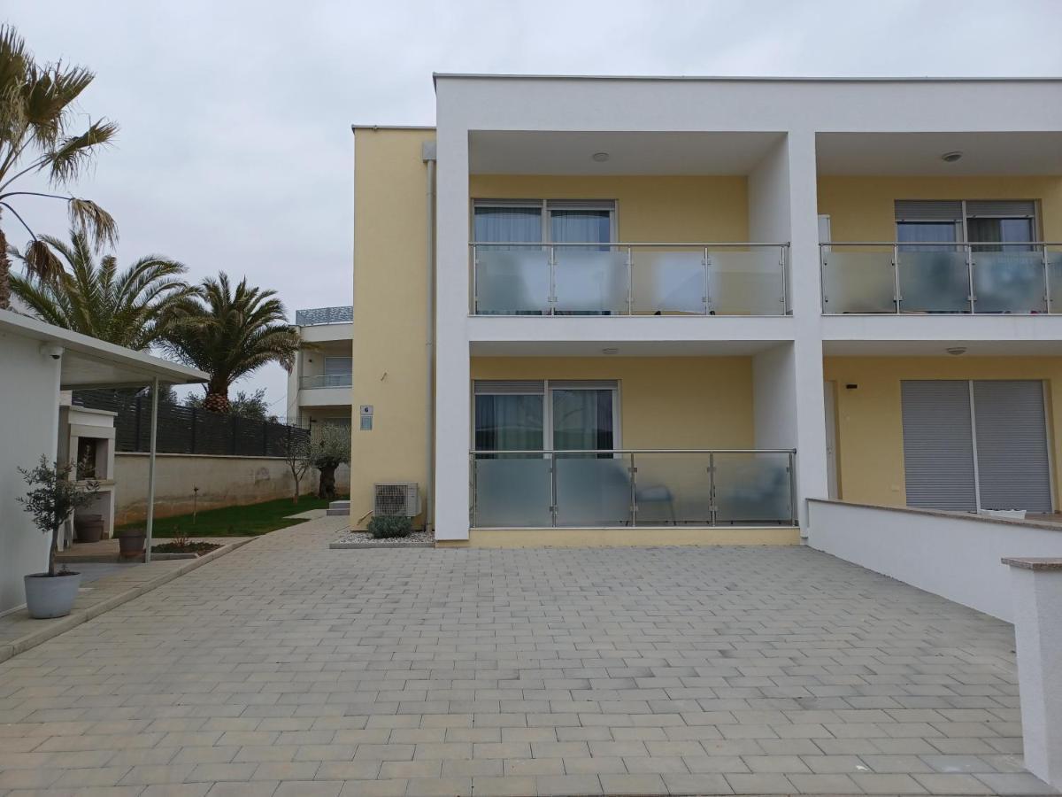 Apartments Leon 1 Novigrad  Екстер'єр фото