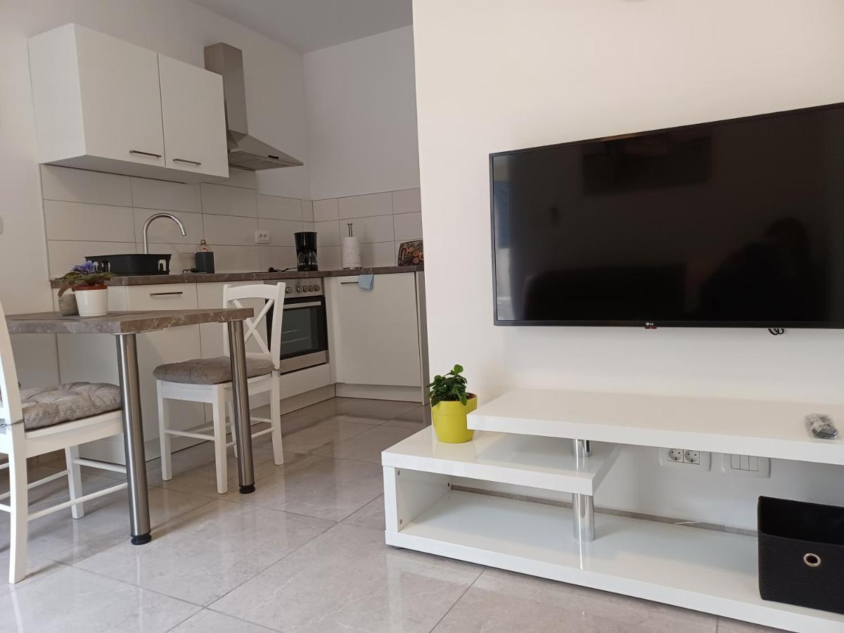 Apartments Leon 1 Novigrad  Екстер'єр фото