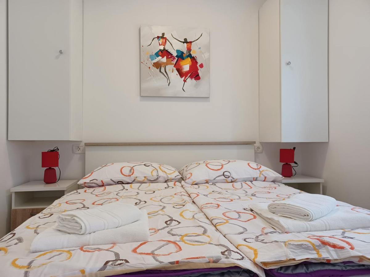 Apartments Leon 1 Novigrad  Екстер'єр фото