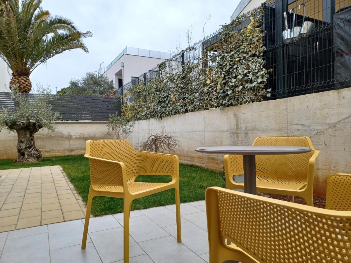 Apartments Leon 1 Novigrad  Екстер'єр фото