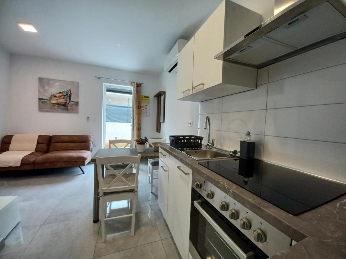 Apartments Leon 1 Novigrad  Екстер'єр фото