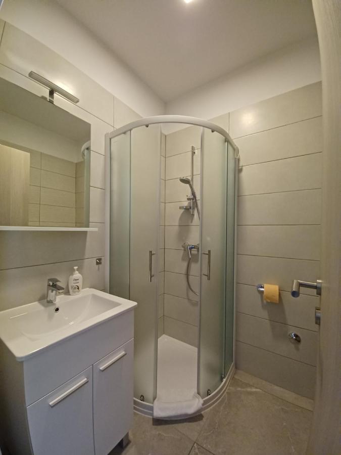 Apartments Leon 1 Novigrad  Екстер'єр фото